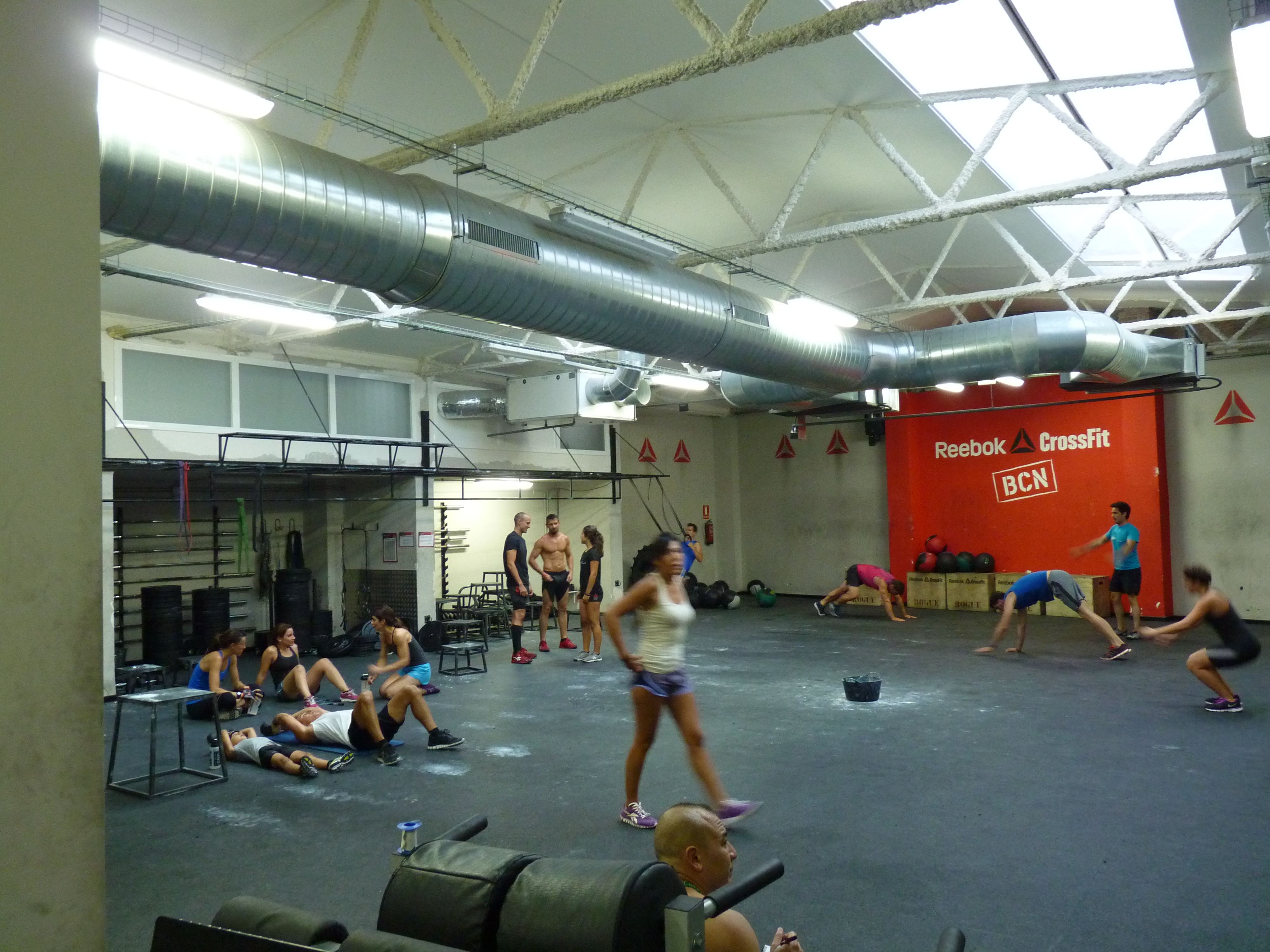 Review: Reebok CrossFit BCN. Barcelona, Spain. | Box Jumping